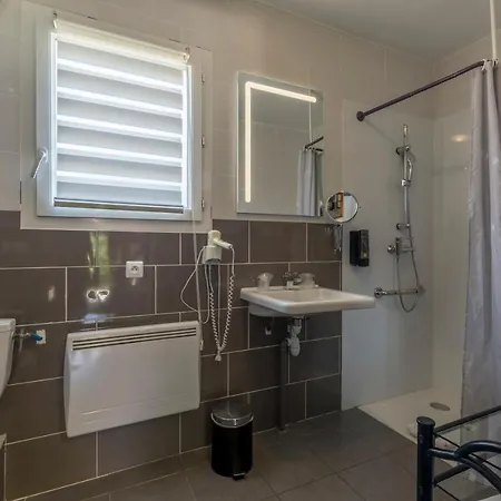 Logis Hotel Le Vieux Moulin 2*