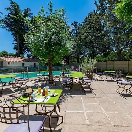 Logis Le Vieux Moulin فندق