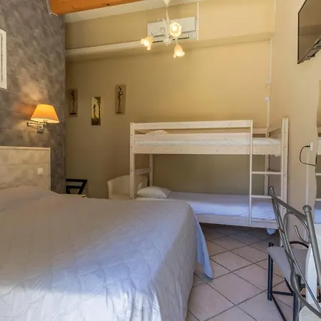 Logis Hotel Le Vieux Moulin Gignac (Herault)