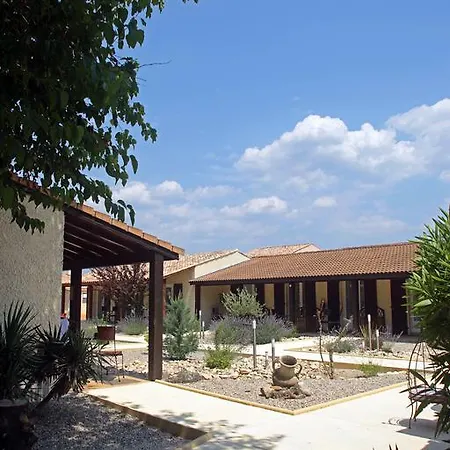 Hotel Logis Hotel Le Vieux Moulin
