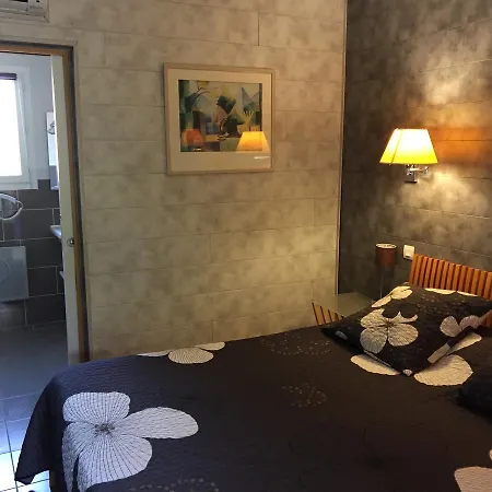 Hotel Logis Hotel Le Vieux Moulin 2*