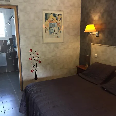 Logis Le Vieux Moulin Hotel 2*