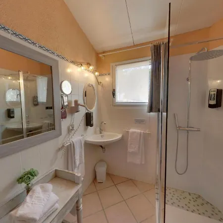 Logis Hotel Le Vieux Moulin Hotel Gignac (Herault)