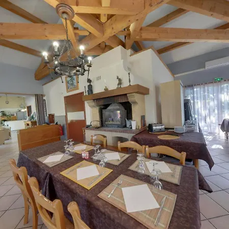 Logis Hotel Le Vieux Moulin Hotel Gignac (Herault)